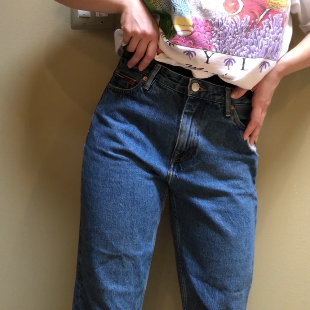 TOMMY HILIFIGER DARK WASH MOM JEANS!!!